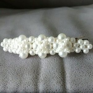 Pearl Barrette